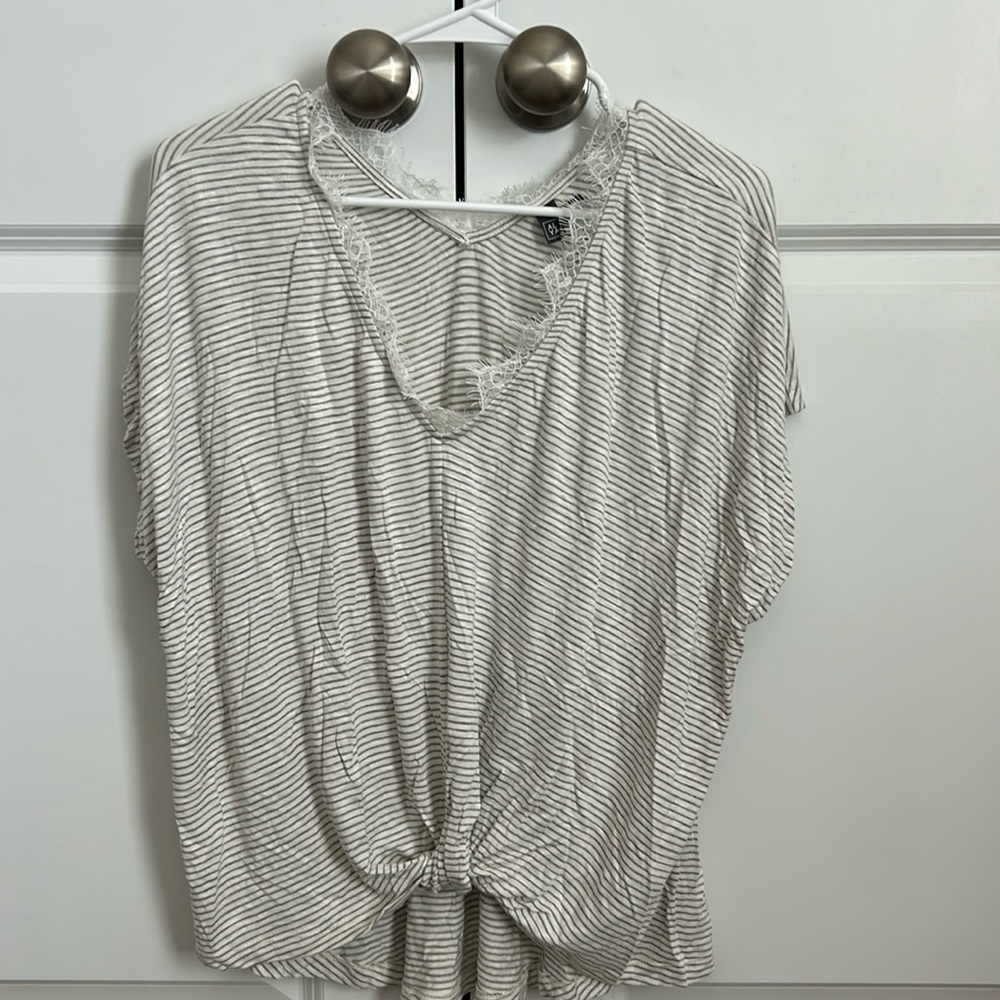 Alya V-Neck High/Low Top